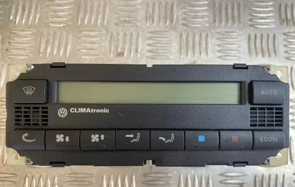 Volkswagen PASSAT B5 Climate control unit 3B1907044B 5HB00761710
