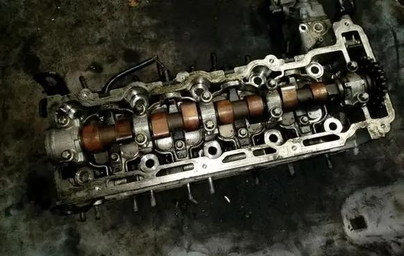 Opel Astra G Engine head R9128018