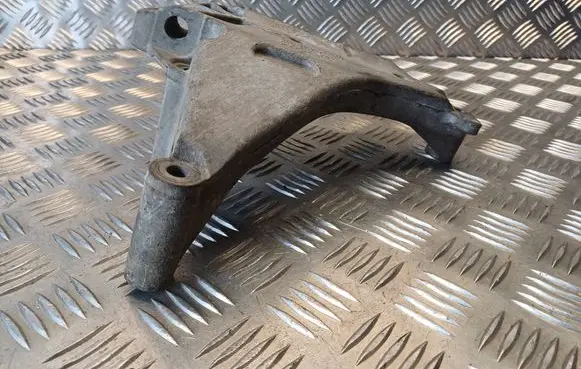 Volkswagen Golf VI Engine mounting bracket 03L199207