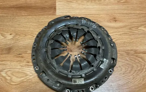 Renault Megane III Pressure plate 302058286R TD3032 0341