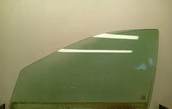 Volvo XC90 Front door window glass four-door 43R001582 E000199