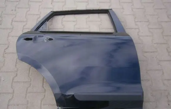 KIA Niro Rear door