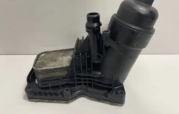 BMW 5 F10 F11 Engine oil radiator 8507626