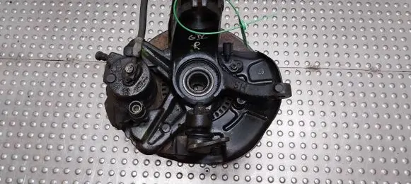 Front wheel hub spindle knuckle