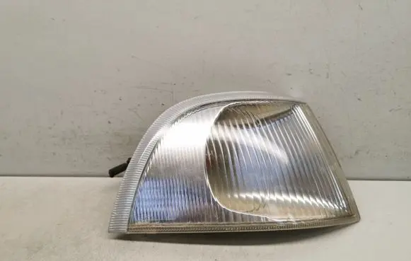 Volvo S40, V40 Front indicator light 30854654