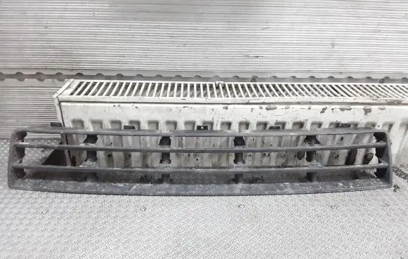 Volkswagen Golf IV Front bumper lower grill 1J0853677D