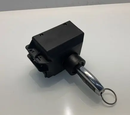 Mercedes-Benz B W246 W242 Ignition lock A2469051202 10047025 1010344600