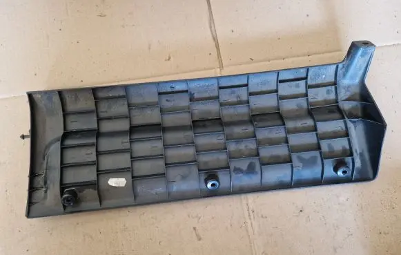 Volkswagen PASSAT B4 Dashboard lower bottom trim panel 3A1857924D