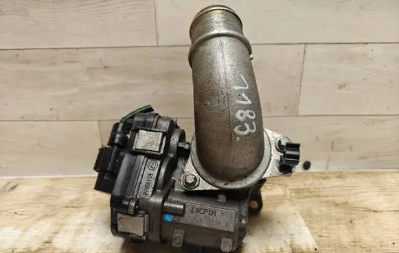 Opel Zafira B Throttle valve 55199974 55353003