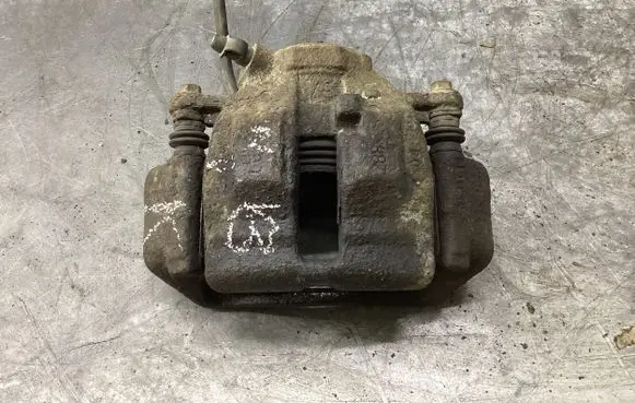 Mercedes-Benz C W203 Front brake caliper