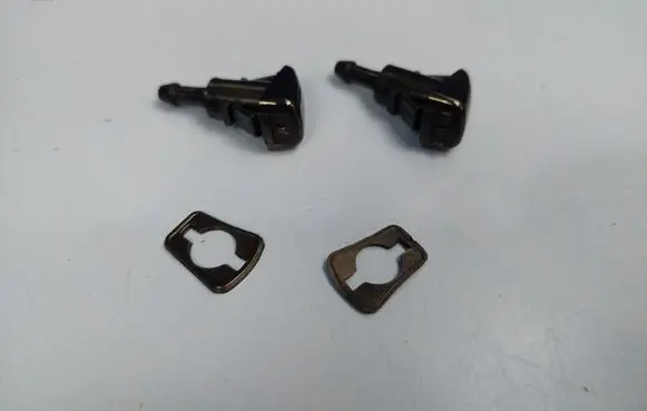 Chrysler PT Cruiser Windshield washer spray nozzle 4805742AB 5113049AA 55077460AA