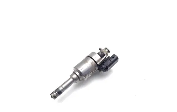 Ford Focus Fuel injector DM5G-9F593-AA
