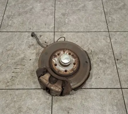 Mercedes-Benz CLK A209 C209 Front wheel hub A2043320201 A0034202483