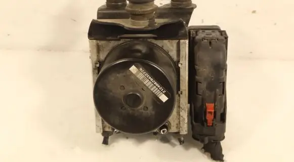 Volkswagen Golf V ABS Pump 1K0907379P