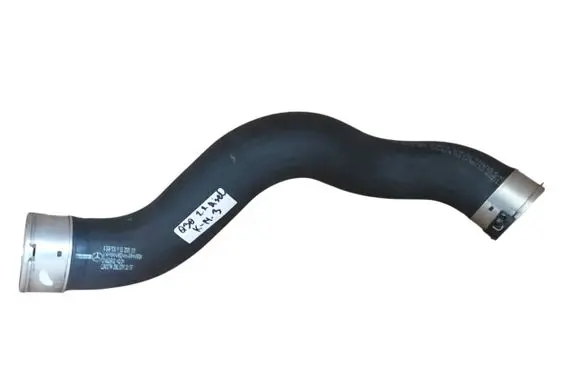 Infiniti Q30 Intercooler hose/pipe A2465281182 L24307H 3145DB32