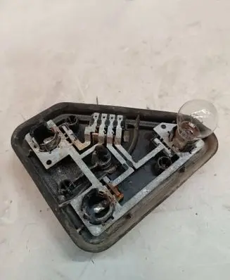 BMW 5 E39 Tail light bulb cover holder 8371325