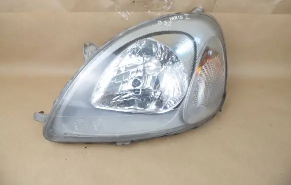 Toyota Yaris Headlight/headlamp 000000