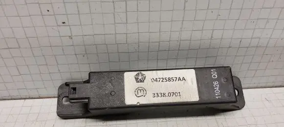 Jeep Grand Cherokee Antenna control unit 04725857AA 33380701