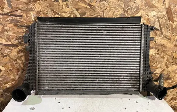 Volkswagen PASSAT B6 Intercooler air channel guide 3C0145805G