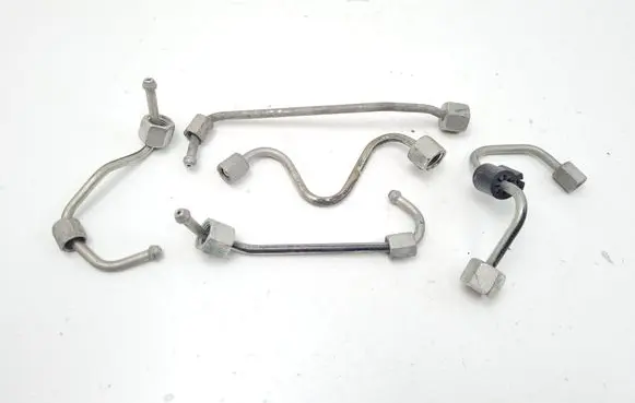 Fuel injector supply line/pipe