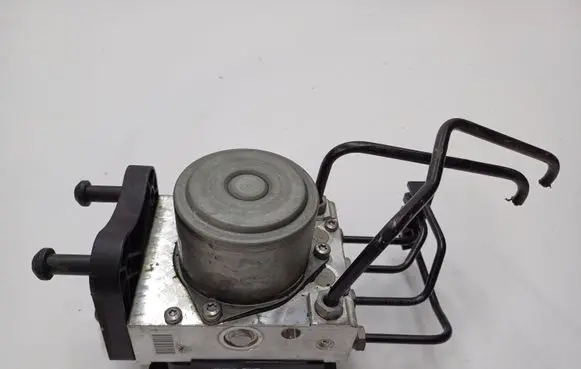 Mercedes-Benz E W238 ABS Pump A2134313601