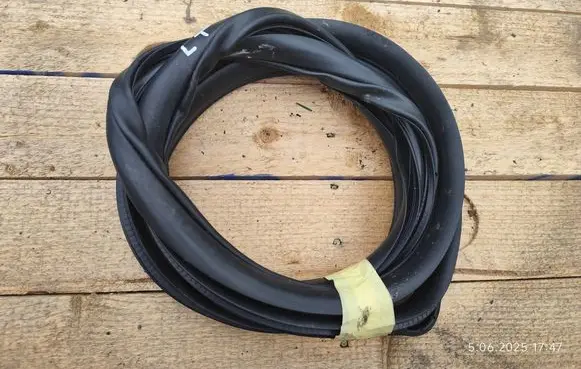 Mazda 3 II Rear door rubber seal (on body) 