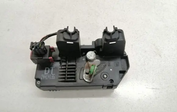Opel Zafira A Rear door lock 24414135