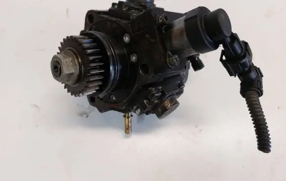 Renault Laguna III Fuel injection high pressure pump 0445010223 10001942603 8200690744
