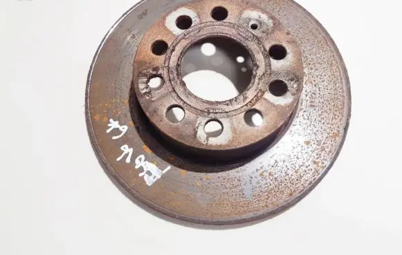 Volkswagen Jetta V Rear brake disc neventiliuojamas