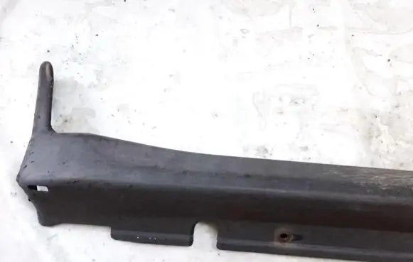Mitsubishi Carisma Sill mr910491