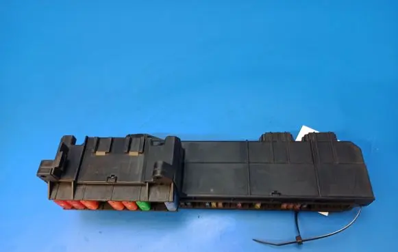 BMW 5 E60 E61 Fuse module 6957330 61146957330
