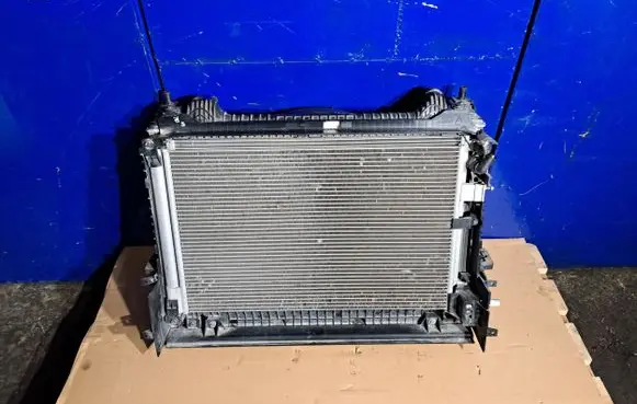 Jaguar XE Radiator set GX738C607AH