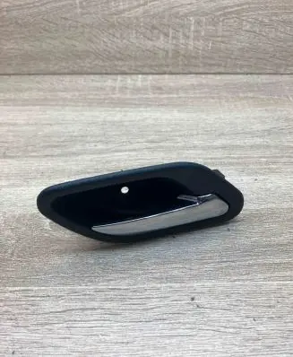 BMW 5 E39 Front door interior handle 7032926