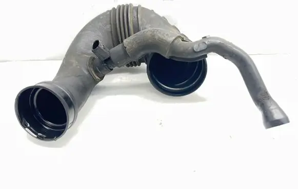 Mercedes-Benz E W211 Turbo air intake inlet pipe/hose A6460940297