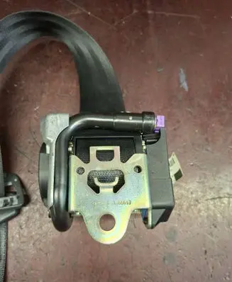 Audi A8 S8 D3 4E Middle seatbelt (rear) 