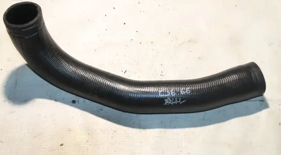 Volvo V60 Engine coolant pipe/hose