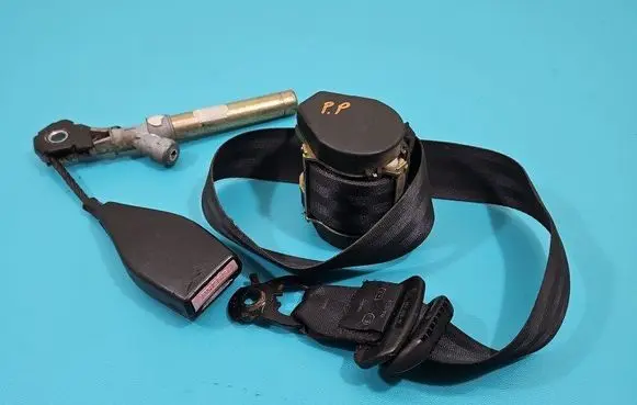 Renault Trafic II (X83) Front seatbelt IMPRK1499359
