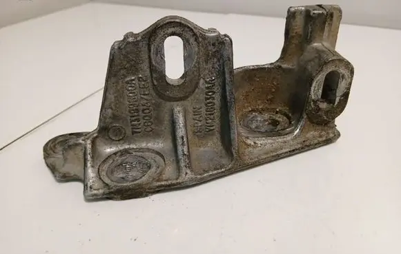 Volkswagen Sharan Engine mounting bracket 7M3199600A