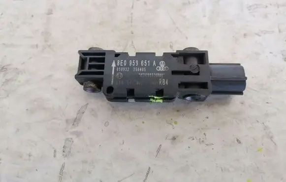 Audi A4 S4 B7 8E 8H Airbag deployment crash/impact sensor 8E0959651A