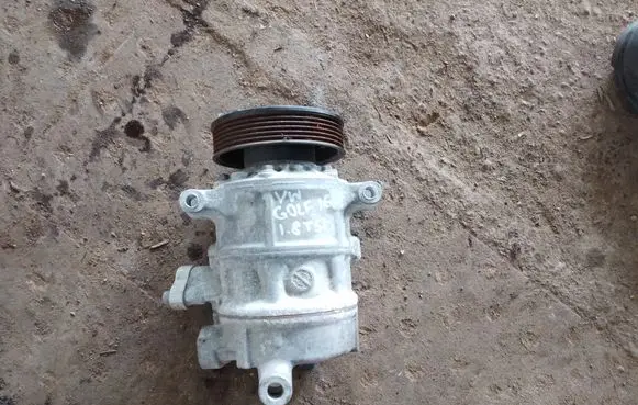 Volkswagen Golf VII Air conditioning (A/C) compressor (pump) 032648065B4