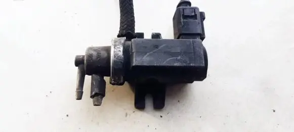 Volkswagen Golf IV Turbo solenoid valve 1J0906627A 72290323