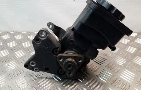 BMW 7 E65 E66 Power steering pump 6779857010