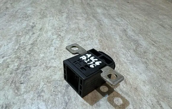 Audi A6 S6 C6 4F Battery relay fuse 4F0915519