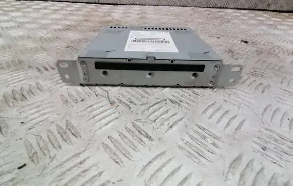 Radio/CD/DVD/GPS head unit