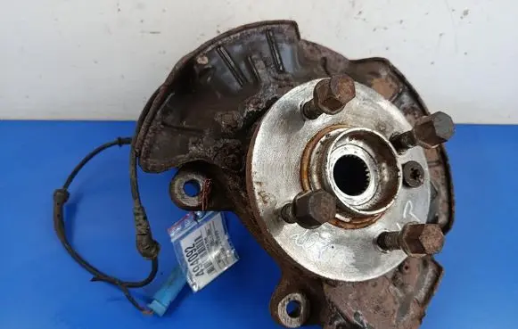 Mini One - Cooper R50 - 53 Front wheel hub spindle knuckle
