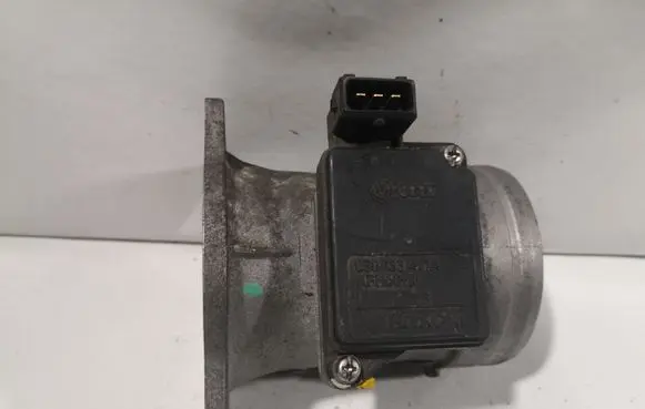Audi A4 S4 B5 8D Mass air flow meter 050133471A