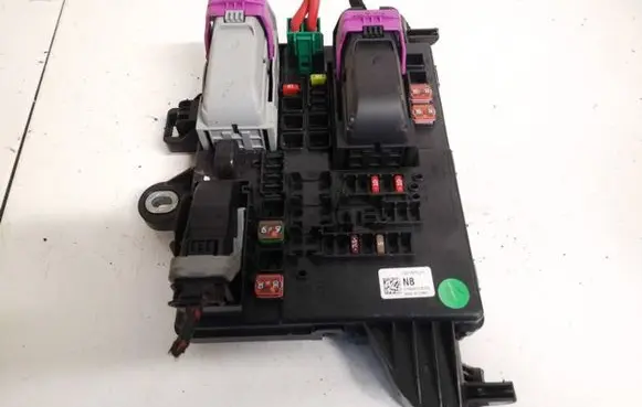 Opel Insignia A Fuse box set 1327731801 13277318-01