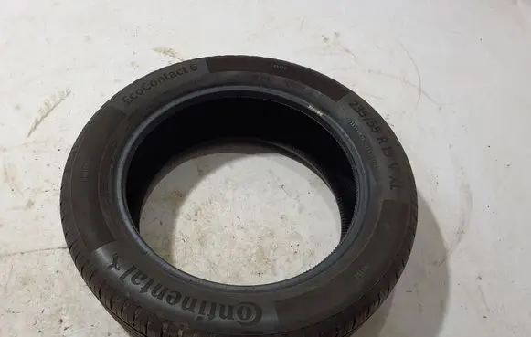 Volvo XC60 R19 summer tire 23555R19