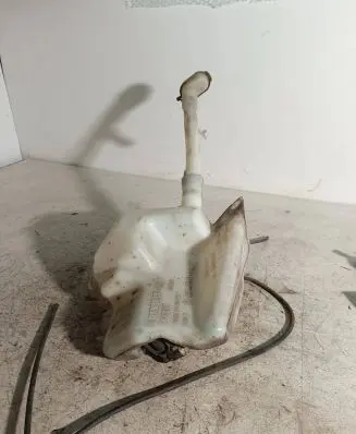 Windshield washer fluid reservoir/tank