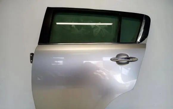 KIA Sportage Rear door
